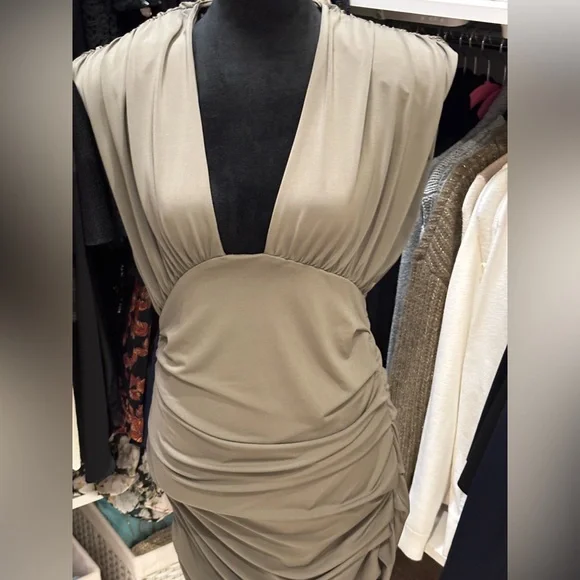 NEW WITH TAGS 🎉 Zara khaki SHORT DRESS WITH SHOULDER PADS size L - Picture 8 of 16